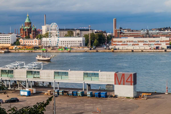 Helsingfors Finland Augusti 2016 Visa Helsingfors Hamn Med Finnair Skywheel — Stockfoto