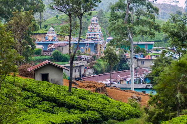 Assentamento Bandara Eliya Com Seu Templo Hindu Perto Haputale Sri — Fotografia de Stock