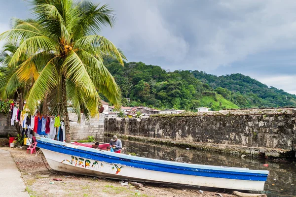 Portobelo Panama Maggio 2016 Asciugatura Della Biancheria Peschereccio Nel Villaggio — Foto Stock