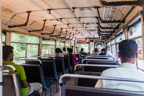 Wnętrze Aluvihare Sri Lanka Lipca 2016 Lokalny Autobus Sri Lanka — Zdjęcie stockowe