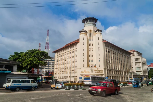 Colombo Srí Lanka Červenec 2016 Mladí Muži Buddhistické Asociace Budovy — Stock fotografie