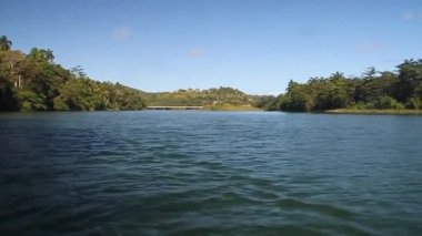 Rio Toa Nehri'nin ağzında