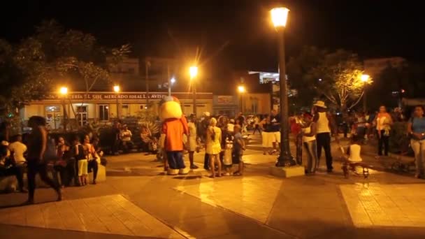 Zona peatonal en la Plaza de Marte — Vídeo de stock