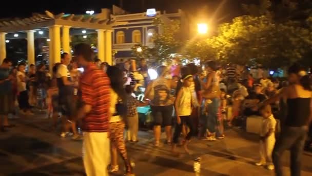 Пешеходная зона на площади Plaza de Marte — стоковое видео