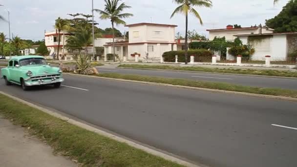 Widok na Calle 37 ulicę w Cienfuegos — Wideo stockowe