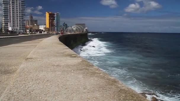 유명한 해변 드라이브 Malecon — 비디오