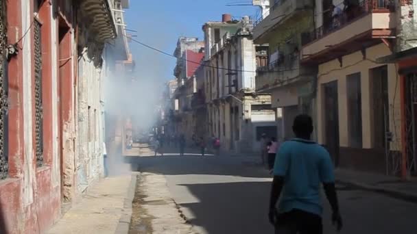 Havana'nın evleri dezenfekte — Stok video