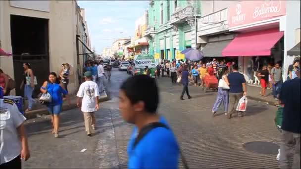 Vista de uma vida de rua em Merida — Vídeo de Stock