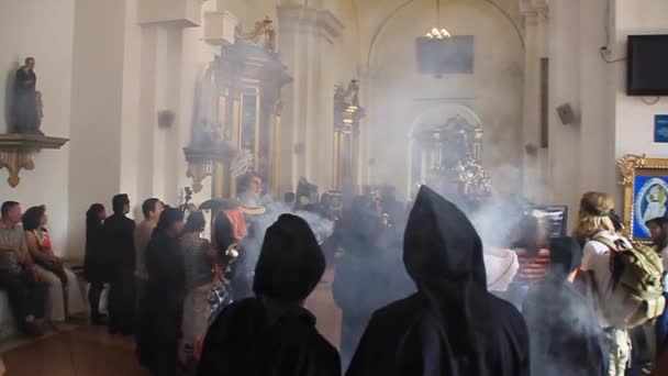 Partecipanti alla processione il Sabato Nero — Video Stock