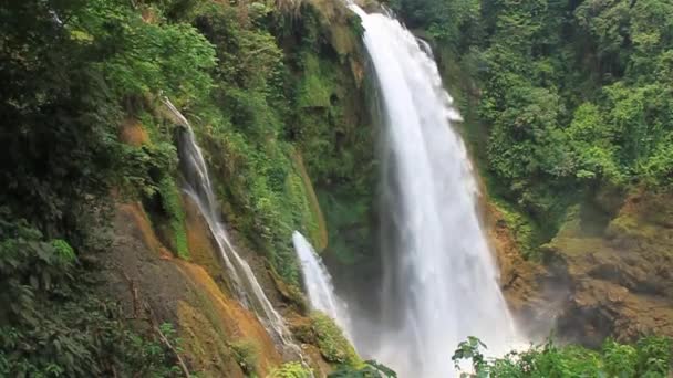 View of Pulhapanzak waterfall — Stock Video