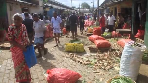 斯里兰卡科伦坡 2016年7月26日 斯里兰卡科伦坡曼宁市场的购物者和销售商 — 图库视频影像