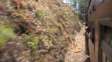 giden bir trenden göster