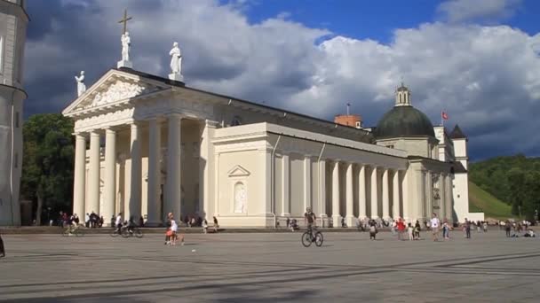 Katedrální bazilika St. Stanislaus a St. Vladislav — Stock video