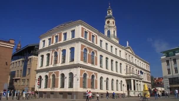 Kommunfullmäktige i centrum av Riga — Stockvideo