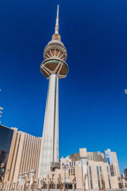 Kuwait City, Kuveyt - 17 Şubat 2017: Kuveyt kurtuluş kuleye bakış