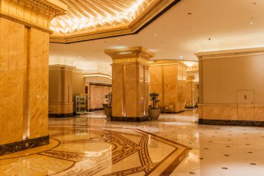 Abu Dhabi, Birleşik Arap Emirlikleri - 9 Şubat 2017: İç Emirates Palace hotel Abu Dhabi, Birleşik Arap Emirlikleri başkenti.