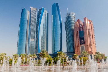 Abu Dhabi, Birleşik Arap Emirlikleri içinde gökdelenler görünümünü