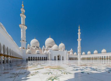 Büyük Sheik Zayed Camisi Abu Dabi, Birleşik Arap Emirlikleri avlusu