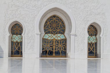 Abu Dhabi, Birleşik Arap Emirlikleri başkenti Şeyh Zayed Ulu Camii kapısı