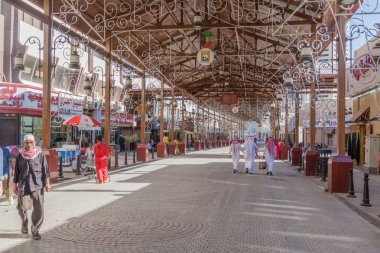 Kuwait City, Kuveyt - 17 Şubat 2017: Kuveyt City (Pazar) Souq sokakta.