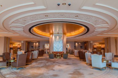 Abu Dhabi, Birleşik Arap Emirlikleri - 9 Şubat 2017: İç Emirates Palace hotel Abu Dhabi, Birleşik Arap Emirlikleri başkenti.