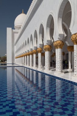 Abu Dhabi, Birleşik Arap Emirlikleri - 9 Şubat 2017: Abu Dhabi, Büyük Sheik Zayed Camisi