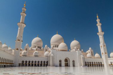 Büyük Sheik Zayed Camisi Abu Dabi, Birleşik Arap Emirlikleri avlusu