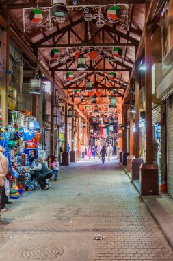 Kuwait City, Kuveyt - 17 Şubat 2017: Kuveyt City (Pazar) Souq sokakta.