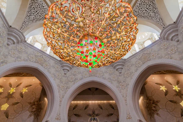 Lámpara Araña Gran Mezquita Sheikh Zayed Abu Dhabi Emiratos Árabes — Foto de Stock