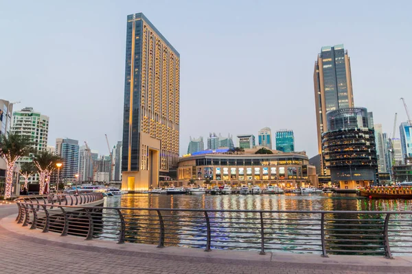 Dubai Emiratos Árabes Unidos Marzo 2017 Edificios Gran Altura Largo — Foto de Stock