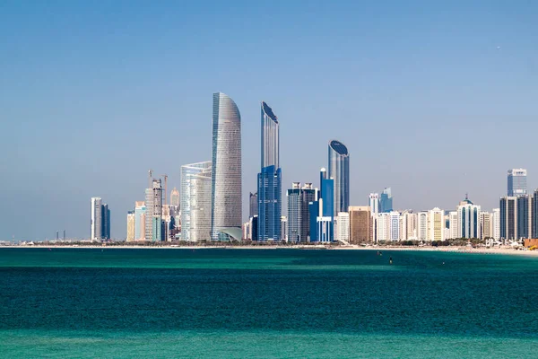 Skyline Abu Dhabi Оаэ — стоковое фото