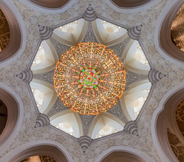 Lustr Sheikh Zayed Grand Mosque Abú Dhabí Spojené Arabské Emiráty — Stock fotografie