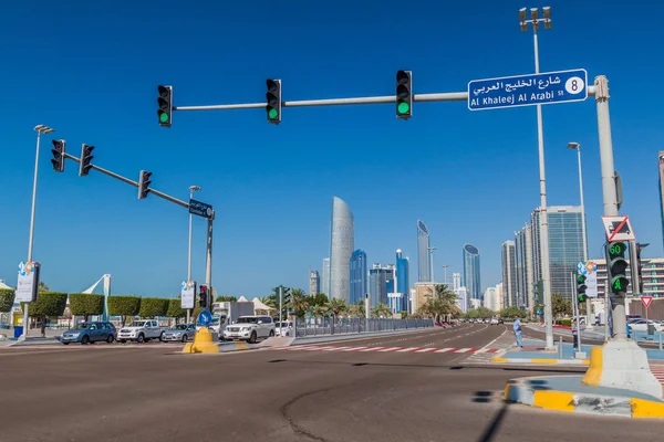 Abu Dhabi Emirados Árabes Unidos Março 2017 Vista Estrada Corniche — Fotografia de Stock
