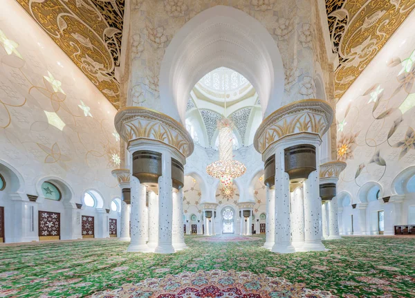 Interior Sheikh Zayed Grand Mosque Abu Dhabi United Arab Emirates — Stock Photo, Image