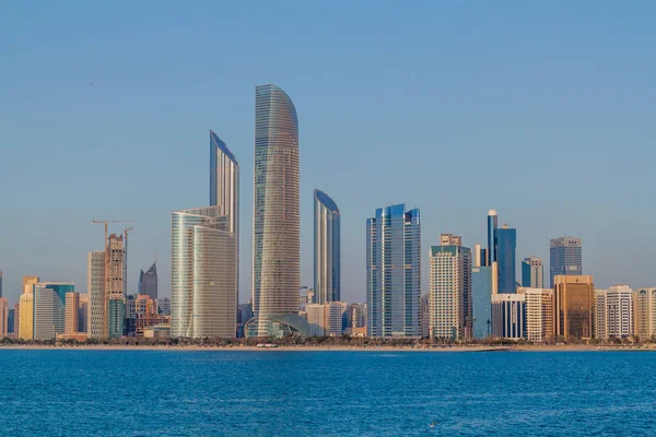 Skyline Abu Dhabi Emiratos Árabes Unidos — Foto de Stock