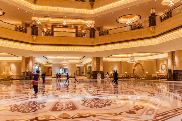 Abu Dhabi Emiráty Března 2017 Interiér Emirates Palace Hotel Abú — Stock fotografie