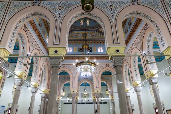 阿联酋迪拜的朱美拉清真寺内部 — 图库照片