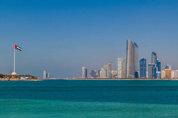 Skyline Abu Dhabi Оаэ — стоковое фото