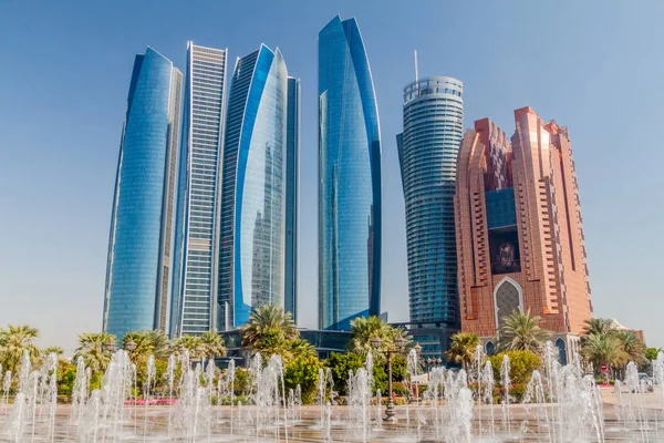 Veduta Dei Grattacieli Abu Dhabi Emirati Arabi Uniti — Foto Stock