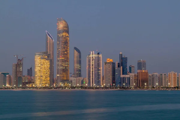 Skyline Abu Dhabi Egyesült Arab Emírségek — Stock Fotó