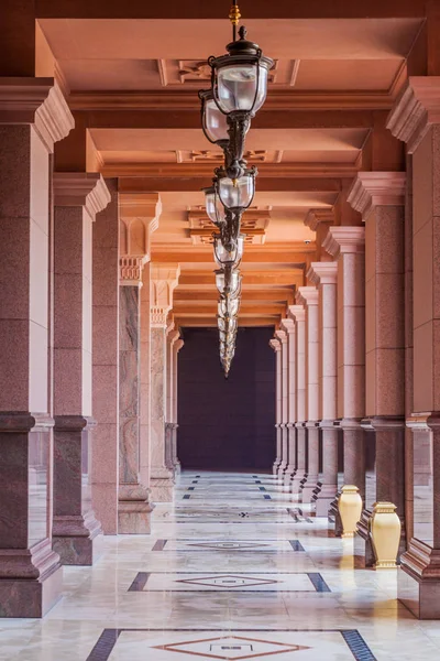 Abu Dhabi Uae March 2017 Archway Entrance Emirates Palace Hotel — Stock Photo, Image