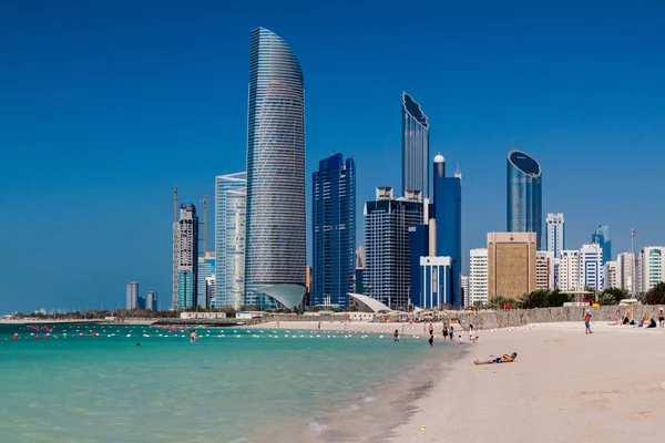 Abu Dhabi Egyesült Arab Emírségek 2017 Március Nézd Corniche Road — Stock Fotó