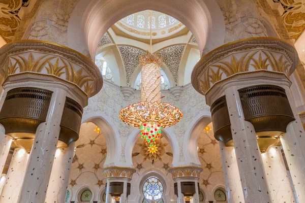 Interior Gran Mezquita Sheikh Zayed Abu Dhabi Emiratos Árabes Unidos — Foto de Stock