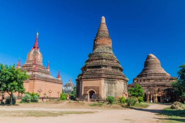 Satır çeşitli tapınaklar Bagan, Myanmar
