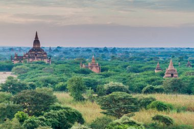Bagan tapınaklarda gündoğumu, Myanmar sırasında manzarası