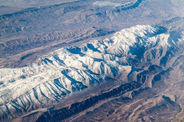 Hürremabad, Iran yakınındaki dağların havadan görünümü