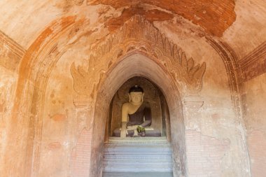 Buda heykeli Maha Gudi tapınak Bagan, Myanmar