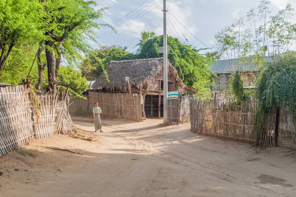 Bagan Myanmar Dicembre 2016 Ragazza Locale Piccolo Villaggio Nella Zona — Foto Stock
