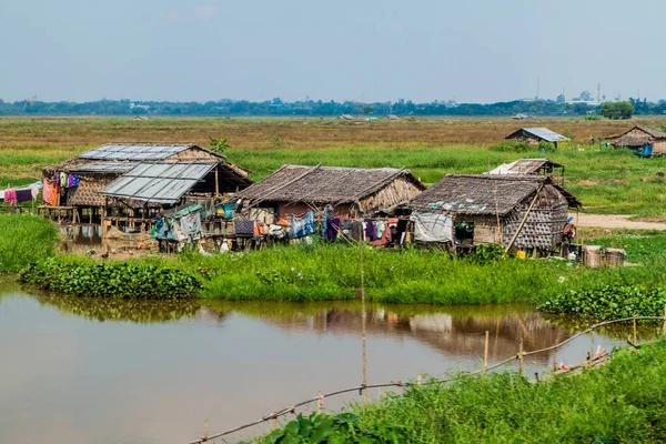 Alanları ve Yangon, Myanmar banliyölerinde evleri