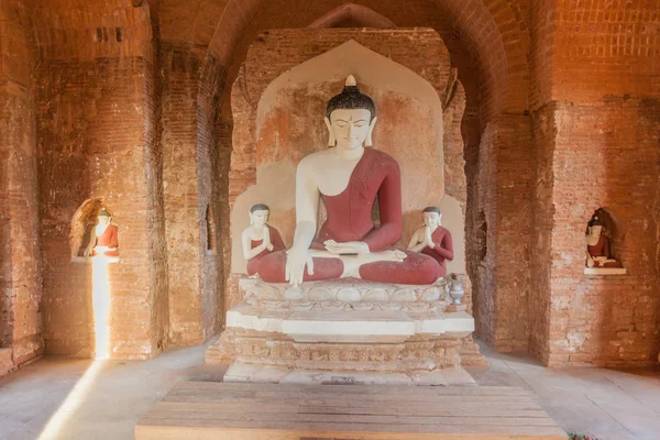 Bir Buda Heykelinin Bagan Myanmar Küçük Bir Tapınak Ulaşan Güneş — Stok fotoğraf